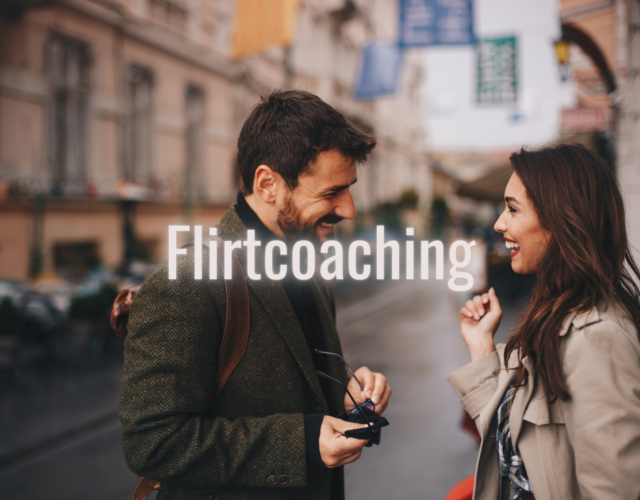 Ein Mann flirtet im Flirtcoaching mit einer Frau.