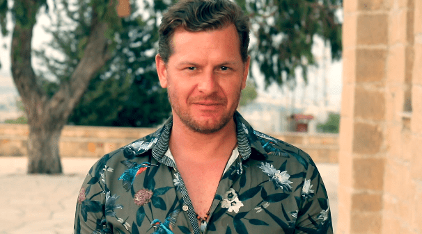 Flirtcoach Mathew Lovel Portrait. Video Thumpnail für Kontaktseite.